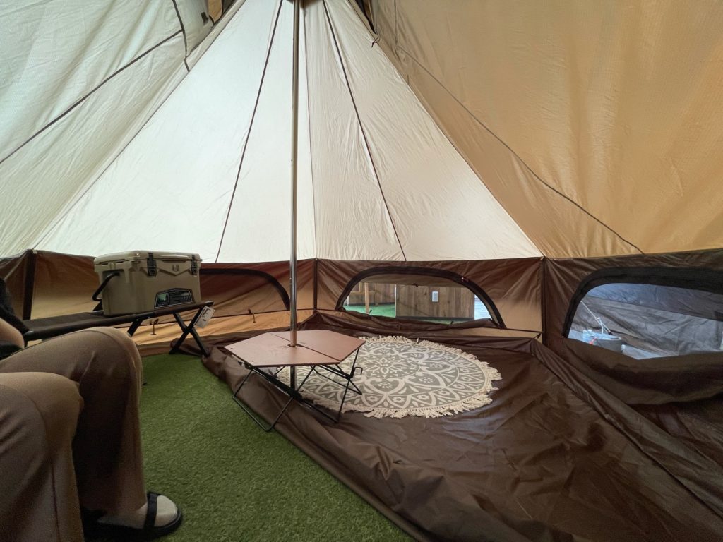【ogawa GRAND lodge CAFE】小平にあるカフェで気軽にキャンプ体験!!　~雨の日でもテント飯を楽しむ~
